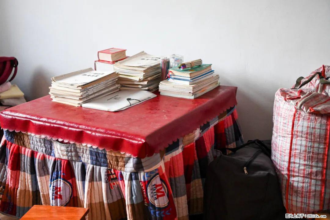 全网追的“扁担女孩”,找了一份暑假工,时薪12元 - 镇江生活资讯 - 镇江28生活网 zj.28life.com